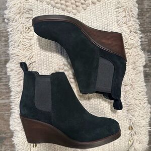 Brand new never worn Clarks black suede boots. Size 8.